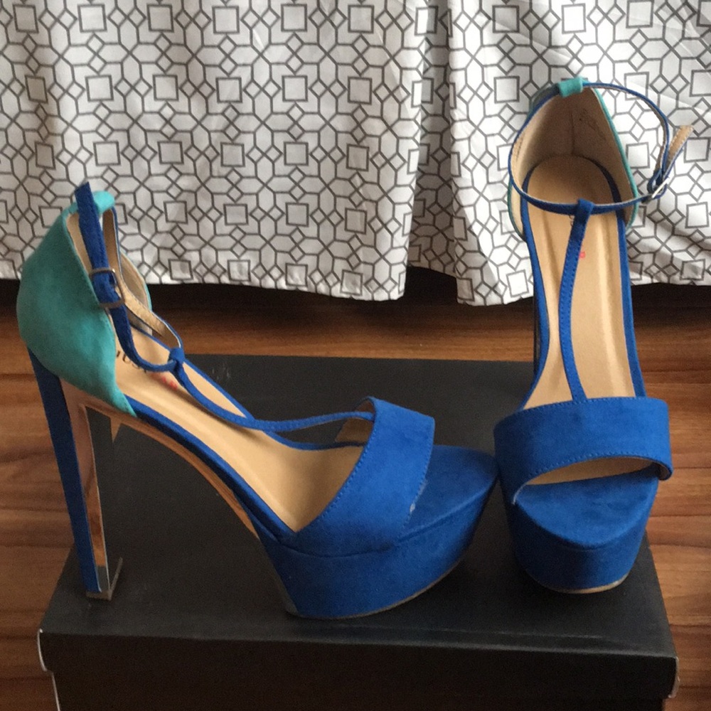 NEW Blue Colorblock Platform Heels